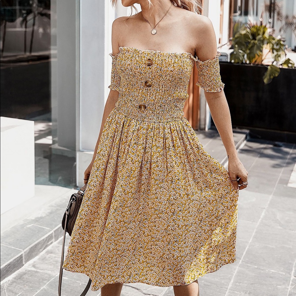 🌼🆕Yellow Floral Off The Shoulder Midi Dress - Picture 4 of 8
